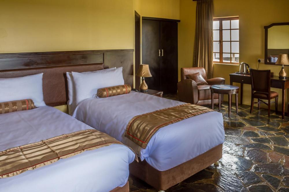 Big Valley Game Lodge Lobatse Exterior photo
