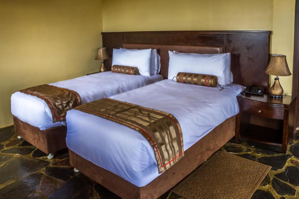 Big Valley Game Lodge Lobatse Exterior photo